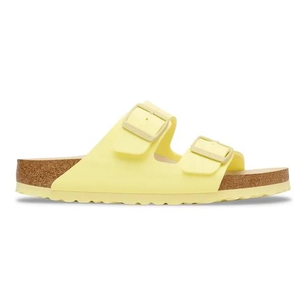 BIRKENSTOCK Arizona BFBC Popcorn Klapki damskie. Żółte klapki damskie Birkenstock, bez wzorów, bez obcasa. Za 359.99 zł.