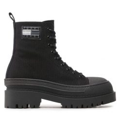 Botki Tommy Hilfiger. Czarne botki damskie Tommy Hilfiger, bez obcasa, na płaskiej podeszwie, bez zapięcia. Za 379.99 zł.