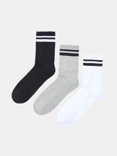 Skarpetki z bawełną 3 pack - wielobarwny. Skarpetki męskie Sinsay, bez wzorów, z bawełny. Za 15.99 zł.