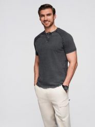 T-shirt męski z efektem sprania i guzikami przy dekolcie – czarny V1 - Rozmiar: S. Czarne t-shirty męskie Ombre Clothing, na lato, m, bez wzorów, z bawełny, bez kołnierzyka. Za 149.99 zł.