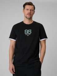 4F T-shirt regular z nadrukiem męski - czarny XL. Czarne t-shirty męskie 4f, m, bez wzorów, z bawełny, bez kołnierzyka. Za 79.99 zł.