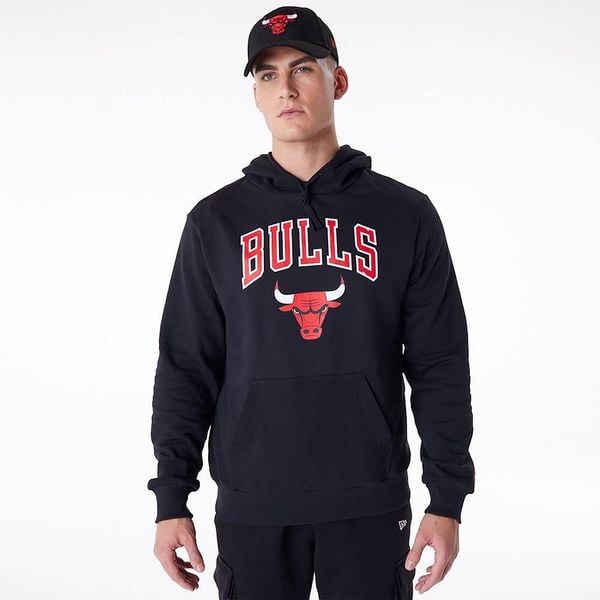 Bluza męska New Era NBA Regular Hoody Chicago Bulls. Czarne bluzy bez kaptura męskie New Era, m. Za 339.99 zł.
