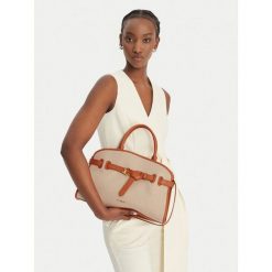 Torebka Coccinelle. Brązowe torebki klasyczne damskie Coccinelle, bez wzorów, bez dodatków. Za 1,849.99 zł.