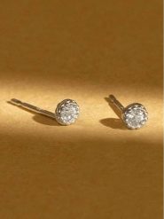 L instant d Or Złote kolczyki-wkrętki "Petits Ronds" z cyrkoniami rozmiar: onesize. Szare kolczyki damskie L instant d Or, z cyrkonią, złote. Za 260.99 zł.