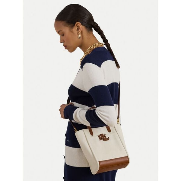 Torebka LAUREN RALPH LAUREN. Białe torebki klasyczne damskie Lauren Ralph Lauren, bez wzorów, bez dodatków. Za 740.99 zł.