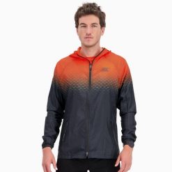 Kurtka wiatroszczelna męska do biegania i na szlak PERFORMANCE WINDBREAKER. Brązowe kurtki treningowe męskie BODYCROSS, na zimę, m, bez wzorów, z materiału, do biegania. Za 739.99 zł.
