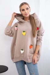 Bluza ocieplana z motywem truskawek ciemno beżowa. Brązowe bluzy z kapturem damskie KESI, l, z bawełny. Za 313.67 zł.