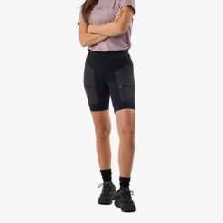Szorty turystyczne damskie Swedemount Trondheim Trekking Shorts wodoodporne. Czarne szorty damskie SWEDEMOUNT, bez wzorów, z tkaniny, sportowe. Za 249.99 zł.