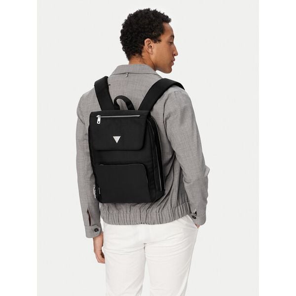 Plecak Guess. Czarne plecaki męskie Guess, z aplikacjami. Za 639.99 zł.