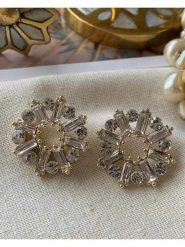 Luseera Pozłacane kolczyki-wkrętki z cyrkoniami rozmiar: onesize. Żółte kolczyki damskie Luseera, z cyrkonią, pozłacane. Za 39.99 zł.