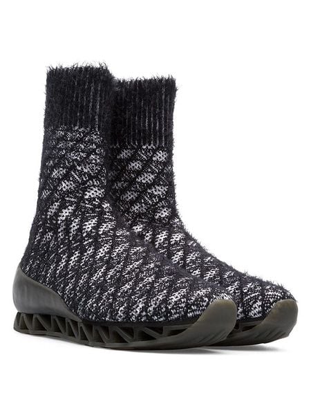 Camper Botki "Tog Himalayan" w kolorze czarnym rozmiar: 38. Czarne botki damskie Camper, bez obcasa, bez zapięcia. Za 382.99 zł.