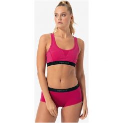 Biustonosz sportowy damski SUPER.NATURAL W Tundra 220 Semplice Bra. Czerwone biustonosze sportowe damskie Super.natural, bez wzorów, z elastanu. Za 199.99 zł.