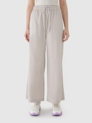 4F Spodnie w kolorze szarym rozmiar: L. Szare spodnie materiałowe damskie 4f, bez wzorów, z materiału. Za 109.00 zł.