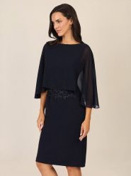 APART Sukienka w kolorze granatowym rozmiar: 46. Niebieskie sukienki damskie Apart, bez wzorów, z koronki, bez kołnierzyka, bez ramiączek, midi. Za 231.13 zł.