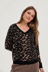 Sweter o prostym fasonie czarny. Czarne swetry klasyczne damskie MOODO, l, z poliamidu, bez kołnierzyka. Za 149.99 zł.