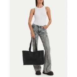 Torebka G-Star. Czarne torebki klasyczne damskie G-Star, bez wzorów, bez dodatków. Za 299.99 zł.