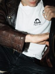 Koszulka sportowa MANTO Fight company z krótkim rękawem. Białe bluzki sportowe damskie Manto, xl, z bawełny, bez ramiączek. Za 119.00 zł.