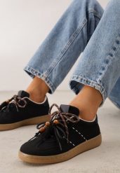 Czarne Sneakersy Typu Klasyczne Tenisówki Retro z Podwójnym Wiązaniem z Frędzlami Kotena. Czarne trampki i tenisówki damskie Renee, bez wzorów, z jeansu. Za 99.99 zł.