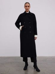 BGN Płaszcz przejściowy w kolorze czarnym rozmiar: 40. Czarne płaszcze damskie BGN, bez wzorów, z tkaniny. Za 336.61 zł.