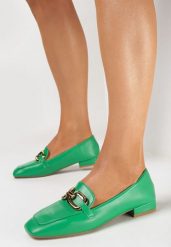 Zielone Mokasyny na Płaskim Obcasie z Łańcuszkową Klamrą Senille. Zielone mokasyny damskie Born2be, z jeansu. Za 49.99 zł.