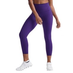 Damskie legginsy kompresyjne 7/8 z wysokim stanem 2XU Form Stash. Fioletowe legginsy damskie 2XU, bez wzorów. Za 492.50 zł.