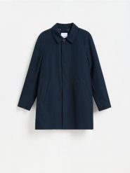 Wodoodporny płaszcz z kołnierzem - granatowy. Niebieskie płaszcze męskie Reserved, l, bez wzorów, z tkaniny. Za 329.99 zł.