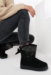 Czarne Śniegowce Stikine. Czarne śniegowce damskie Born2be, z futra, za kostkę. Za 69.99 zł.