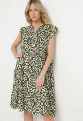 Zielona Bawełniana Sukienka o Rozkloszowanym Kroju w Ornamentalny Wzór Zalimea. Zielone sukienki damskie Born2be, na co dzień, l, bez wzorów, z bawełny, eleganckie, bez kołnierzyka, bez ramiączek, midi, kopertowe. W wyprzedaży za 47.99 zł.