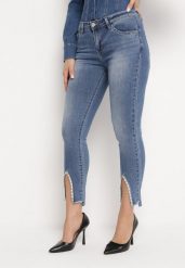 Niebieskie Jeansy Skinny z Koralikami i Rozcięciem na Dole Nogawek Olicema. Niebieskie jeansy damskie Born2be. Za 69.99 zł.