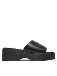 DeeZee Klapki ST024206-1 Czarny. Czarne klapki damskie DeeZee, bez wzorów, z materiału, bez obcasa. Za 119.99 zł.