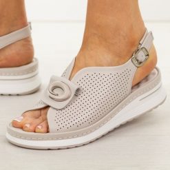 Khaki skórzane sandały damskie Cambell 40328. Brązowe sandały damskie Cambell, z aplikacjami, z jeansu, bez obcasa, na platformie. Za 219.00 zł.