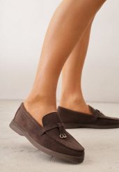 Ciemnobrązowe Lekkie Mokasyny VICES z Metalowymi Ozdobami i Skórzaną Wkladką Adrialee. Brązowe mokasyny damskie Born2be, z materiału. Za 89.99 zł.