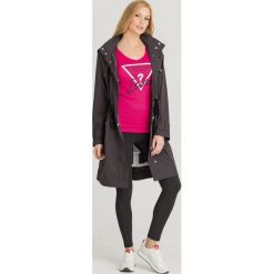 PARKA DORIS Guess. Czarne parki damskie Guess, l, z aplikacjami. Za 819.00 zł.