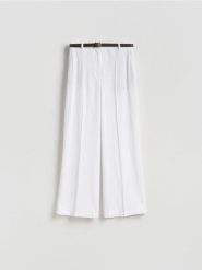 Spodnie z modalem - biały. Białe spodnie materiałowe damskie Reserved, bez wzorów, z tkaniny. Za 129.99 zł.
