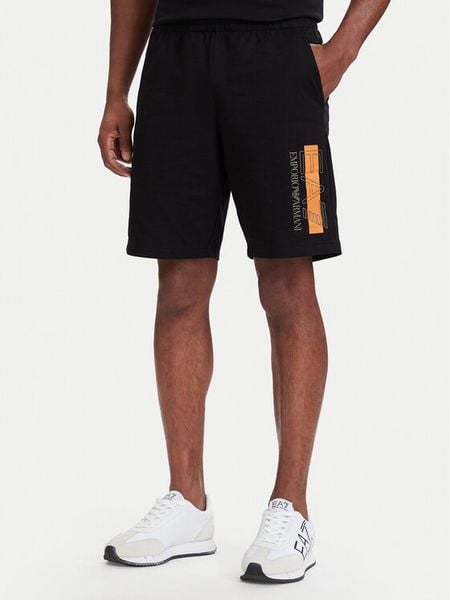 EA7 Emporio Armani Szorty sportowe 7M002421 AF13512 UC001 Czarny Slim Fit. Czarne szorty męskie EA7 Emporio Armani, bez wzorów, z bawełny, sportowe. Za 399.99 zł.