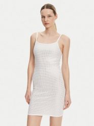Guess Sukienka dzianinowa W5GK45 Z3MN2 Biały Regular Fit. Białe sukienki damskie Guess, na co dzień, m, z aplikacjami, z dzianiny, bez kołnierzyka, bez ramiączek, proste. Za 529.99 zł.