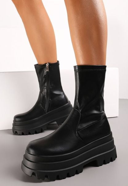 Czarne Botki Workery na Platformie z Dopasowaną Cholewką Esallina. Czarne botki damskie Renee, z jeansu, eleganckie, bez obcasa, na platformie, bez zapięcia. Za 159.99 zł.