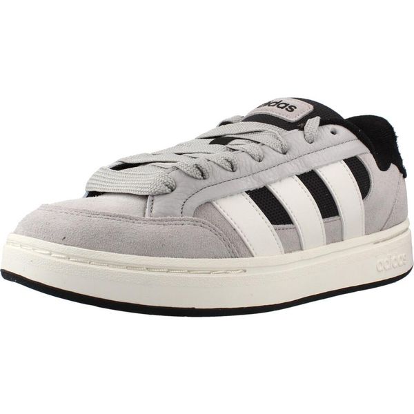 Buty ADIDAS GC ALPHA SK8 Szary. Szare buty trekkingowe męskie Adidas, ze skóry, bez zapięcia, trekkingowe. Za 454.15 zł.