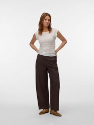 Vero Moda Koszulka w kolorze białym rozmiar: XL. Białe bluzki damskie Vero Moda, xl, bez wzorów, bez kołnierzyka, bez ramiączek. Za 62.90 zł.