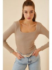 Happiness Istanbul Koszulka w kolorze beżowym rozmiar: S/M. Brązowe bluzki damskie Happiness Istanbul, m, bez wzorów, bez kołnierzyka. Za 39.99 zł.