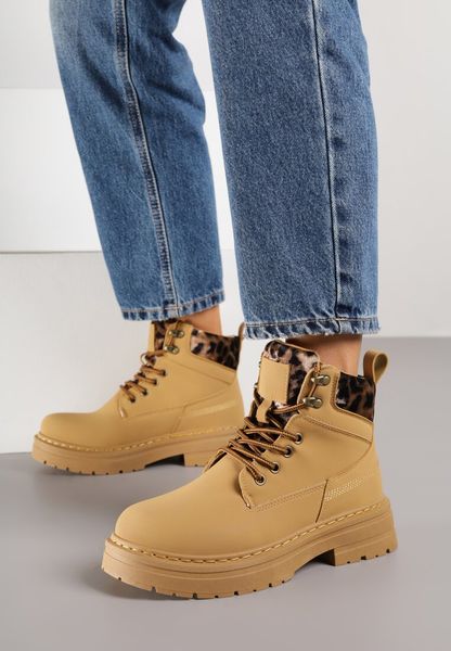 Brązowe Trapery Zdobione Wzorzystymi Wstawkami Vetiane. Brązowe trapery damskie Born2be, z jeansu, bez obcasa. Za 129.99 zł.