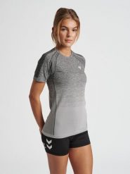 Damska koszulka Hummel training seamless. Czarne bluzki sportowe damskie HUMMEL, s, bez kołnierzyka, bez ramiączek. Za 156.75 zł.
