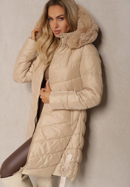 Ciemnobeżowa Kurtka Pikowana o Długim Kroju z Odpinanym Kapturem Ozdobiona Futerkiem Velrira. Brązowe kurtki damskie Renee, na zimę, l, bez wzorów, z dzianiny. Za 179.99 zł.