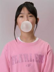 4F T-shirt loose z nadrukiem dziewczęcy - różowy 146/152 (10-12 lat). Czerwone koszulki dziewczęce 4f, z aplikacjami, z dzianiny, bez ramiączek. Za 59.99 zł.