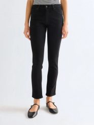 DAMSKIE SPODNIE WRANGLER SIENNA RETRO BLACK 112378447. Czarne spodnie materiałowe damskie Wrangler, bez wzorów, z jeansu, retro. Za 219.99 zł.
