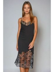 Monki Sukienka w kolorze czarnym rozmiar: 34. Czarne sukienki damskie Monki, bez wzorów, z koronki, bez kołnierzyka, bez ramiączek, midi. Za 43.99 zł.