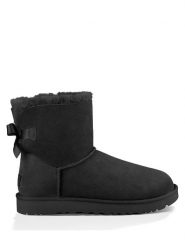 UGG Botki "Mini Baily Bow" w kolorze czarnym ze skóry jagnięcej rozmiar: 41. Czarne botki damskie Ugg, ze skóry, z okrągłym noskiem, bez obcasa, bez zapięcia. Za 726.48 zł.