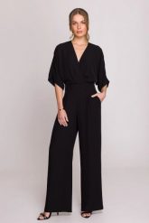Elegancki kombinezon damski z kopertowym dekoltem czarny. Czarne kombinezony damskie Stylove, l, bez wzorów, z poliesteru, biznesowe, bez kołnierzyka, bez ramiączek, krótkie. Za 449.00 zł.