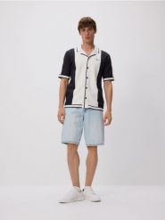 Sweter z krótkim rękawem - czarny. Czarne swetry męskie Reserved, l, bez wzorów, z bawełny, bez kołnierzyka. Za 149.99 zł.