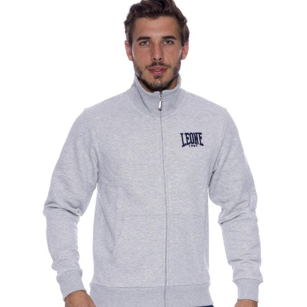 Męska bluza Leone 1947 Apparel Logo z haftem. Szare bluzy bez kaptura męskie LEONE 1947 APPAREL, bez wzorów, z tkaniny, sportowe, bez kołnierzyka, bez ramiączek. Za 159.14 zł.